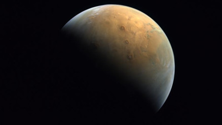 Uzay aracı Hopeun Mars fotoğrafı Dünyaya ulaştı