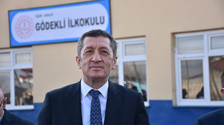 Son dakika... Köy okullarında yüz yüze eğitim... Bakan Selçuk: Öğretmenler ay sonu ilk doz aşıları olacak