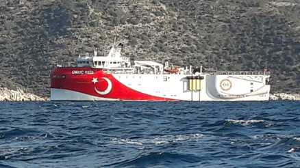 Oruç Reis gemisi Demre açıklarına demirledi
