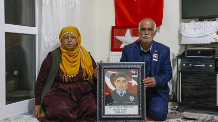 Gara şehidi polisin babası: Yurt dışından arayan alçaklara kanmıyorum Gara şehidi polisin babası: Yurt dışından arayan alçaklara kanmıyorum