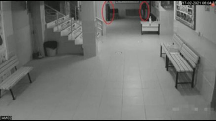 Vanda kadın kıyafeti giyerek okulda hırsızlık yaptılar