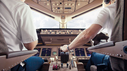 Pilot adaylarından okul için iflas talebi