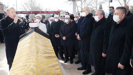 65 yıl görev yaptığı Fatih Camisi’ne defnedildi