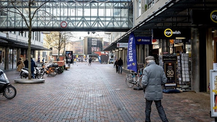 Hollandada sokağa çıkma kısıtlaması 15 Marta kadar uzatıldı