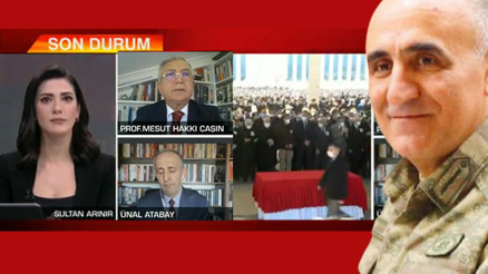 CNN Türk yayınında duygu dolu anlar Şehit komutanın devre arkadaşıydı, 1983 yılındaki yıllığı okudu CNN Türk yayınında duygu dolu anlar Şehit komutanın devre arkadaşıydı, 1983 yılındaki yıllığı okudu