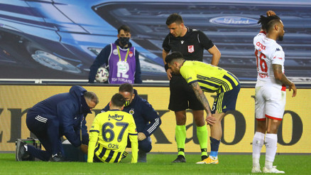 İşte Fenerbahçe’deki sakatlık gerçeği Luiz Gustavo ve Mesut Özil...