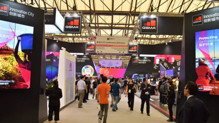 Akıllı ekranlar gündeme taşınıyor