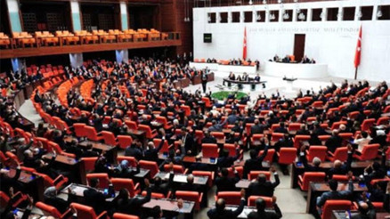 Son dakika: Ekonomiye ilişkin düzenlemeler içeren torba kanun teklifi Meclisten geçti