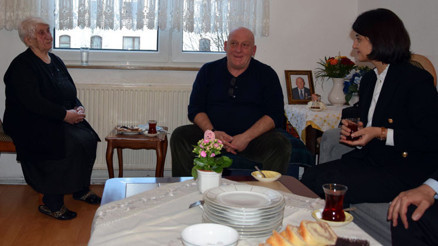 Başkonsolos Özge Kaya’dan Kore Gazisi Minas Kaya’nın ailesine taziye ziyareti