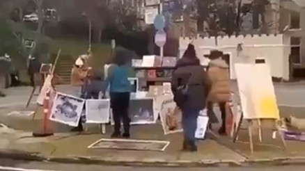 Boğaziçi Üniversitesinde Kabe fotoğrafının yere serilmesi davası başladı