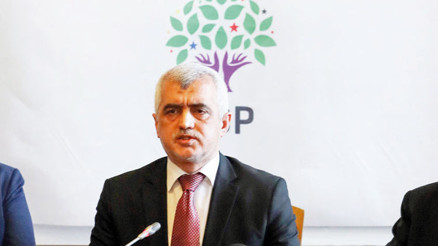 TBMM’den çıkmıyor, yer yatağında yatıyor