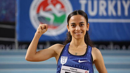 Ayşe Tekdaldan tarihi başarı