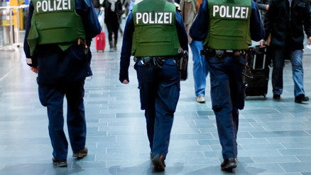 Almanyada skandal Polis Alzheimer hastası Türkü vurarak ağır yaraladı