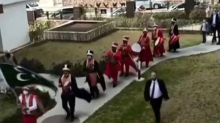 Antalyada pes dedirten görüntü Mehteranla gelin almaya gittiler