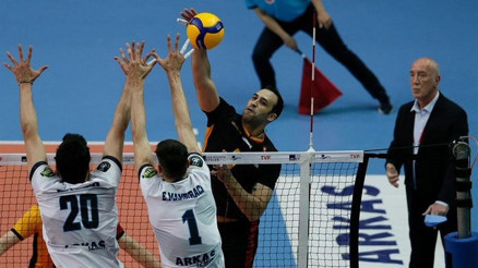 Efeler Ligi play-off 3üncülük mücadelesinin ilk maçını Galatasaray HDI sigorta kazandı