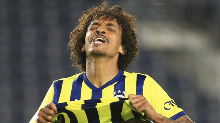 Fenerbahçede Emre Belözoğlu Luis Gustavoya kesik attı