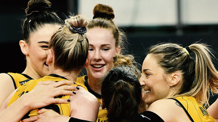 Misli.com Sultanlar Liginde sezonun şampiyonu VakıfBank Fenerbahçe maçı iptal oldu Misli.com Sultanlar Liginde sezonun şampiyonu VakıfBank Fenerbahçe maçı iptal oldu