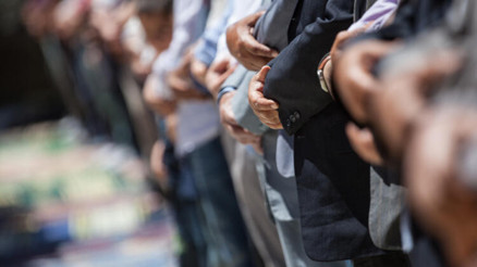 Evde teravih namazı nasıl kılınır, teravih namazı kaç rekat İşte Diyanetten alınan bilgilerle teravih namazı kılınışı