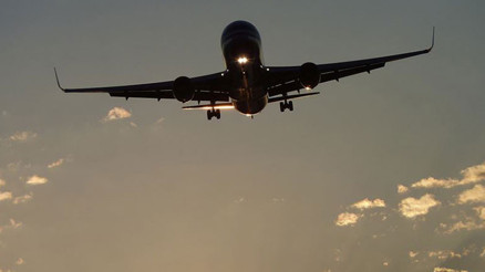 Yolcu uçağının iniş takımlarında ceset bulundu