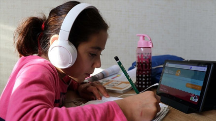 23 Nisanda online ders var mı 23 Nisan tatil mi, ders olacak mı İşte detaylar