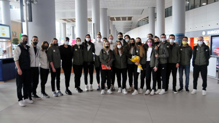 CEV Şampiyonlar Liginde ikinci olan VakıfBank, yurda döndü