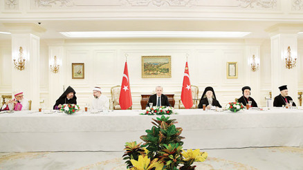 Azınlık temsilcileriyle iftar