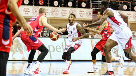 Empera Halı Gaziantep Basketbol 88-77 Bahçeşehir Koleji