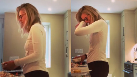 Yalnızlık böyle bir şey işte: Hem ağlarım, hem bulaşık yıkarım Yalnızlık böyle bir şey işte: Hem ağlarım, hem bulaşık yıkarım