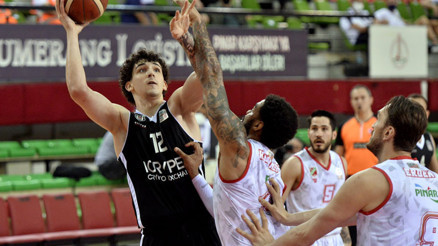 Pınar Karşıyaka 80-81 Beşiktaş Icrypex