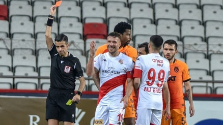 Süper Ligde en çok kırmızı kart Antalyaspora çıktı