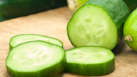 Detoks yapmanıza ve kilo vermenize yardımcı besin: Salatalık