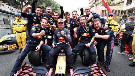 F1 Monako Grand Prixsinde zafer Versatppenin