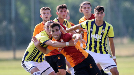 Galatasaray-Fenerbahçe derbisinde 4 gol, 2 kırmızı kart