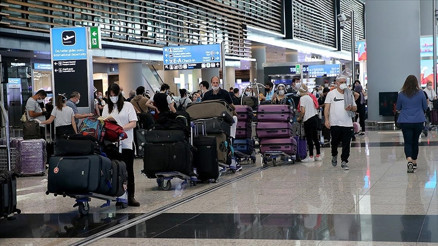 Son dakika: KKTCye gidecekler için önemli uyarı Yeni tip kimlik kartı zorunlu olacak