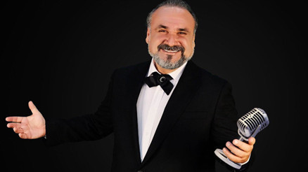 Hakan Aysev: Ortaokulda müzikten kalan bir çocuktum