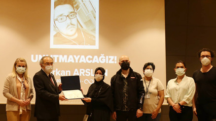 Hayatını kaybeden öğrencinin diploması ailesine verildi