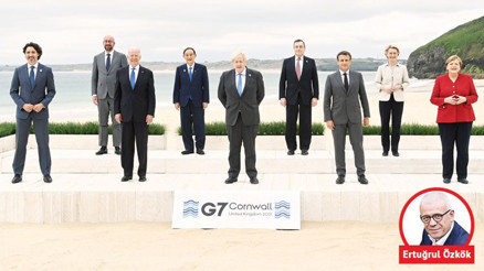 Maskesiz plaj fotosunda kimler Blues Brothers, kim tiki, slim fit