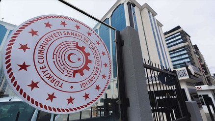 Sanayi ve Teknoloji Bakanlığı: Salgın ile mücadelenin yegane yolu aşılanmaktır