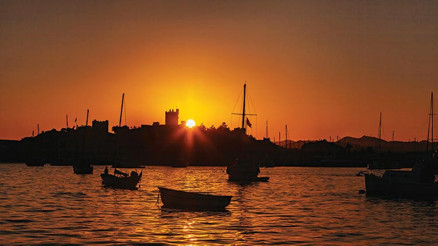 Gündüz eğlen, akşam ye pandeminin hıncını çıkarırcasına... Gündüz eğlen, akşam ye pandeminin hıncını çıkarırcasına...
