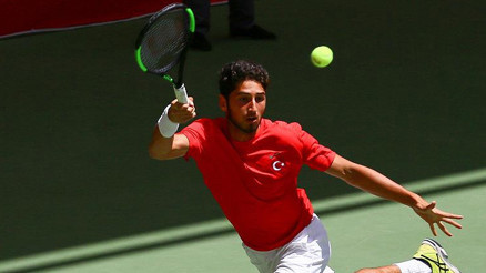 Milli tenisçi Altuğ Çelikbilek, Wimbledon elemelerinde ikinci tura yükseldi