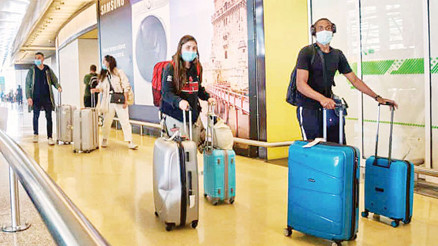 Seyahatlere delta freni: Mutant virüse karşı yeni önlemler