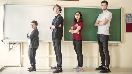 Pandemiden bunalan öğrenciler: Evde durmak istemiyoruz