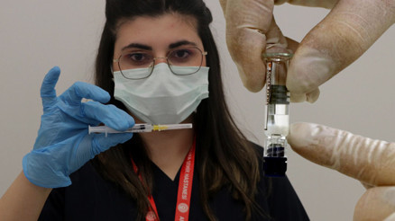Yerli aşı Turkovac ne zaman kullanılacak Çok merak edilen soruya yanıt Yerli aşı Turkovac ne zaman kullanılacak Çok merak edilen soruya yanıt