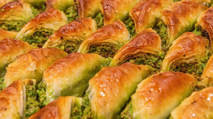 Baklava hamuru nasıl yapılır Ev baklavası hamuru tarifi, püf noktaları ve malzemeleri Baklava hamuru nasıl yapılır Ev baklavası hamuru tarifi, püf noktaları ve malzemeleri