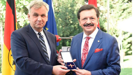 Almanyadan TOBB Başkanı Hisarcıklıoğluna devlet nişanı