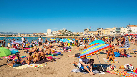 Temmuzcu musunuz, ağustosçu mu Ülke ikiye bölünmüş durumda... Temmuzcu musunuz, ağustosçu mu Ülke ikiye bölünmüş durumda...