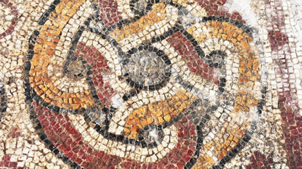 Stratonikeia Antik Kentinde bulunan 1600 yıllık mozaikler turizme kazandırılacak Stratonikeia Antik Kentinde bulunan 1600 yıllık mozaikler turizme kazandırılacak