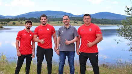 Bakan Kasapoğlundan olimpiyatlara katılacak milli güreşçilere destek ziyareti