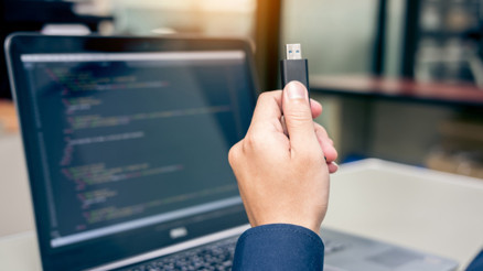 USB hafızalar üzerinden siber saldırılar yeniden başladı