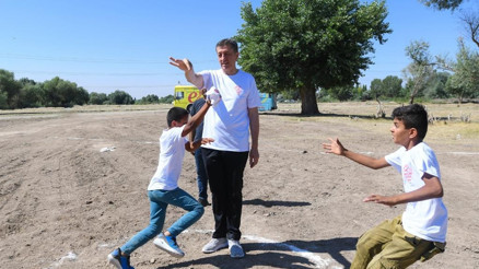 Bakan Selçuk ‘Mobil Okul’da